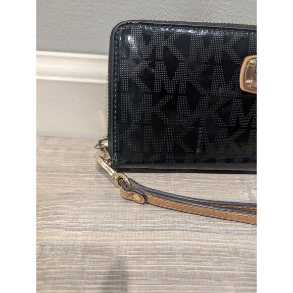Michael Kors Wallet Classic Monogram Zip Around Black Patent Leather Wristlet - Picture 3 of 16